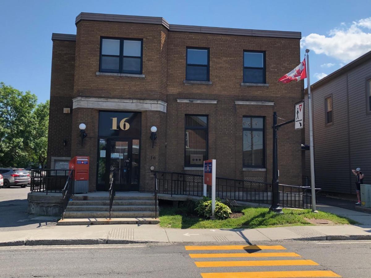 Sutton - Condo Au Coeur Du Village Exterior photo